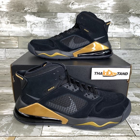 black and gold mens jordans